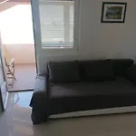Tomas
