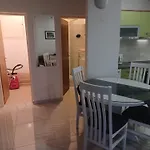 Tomas