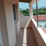 Tomas