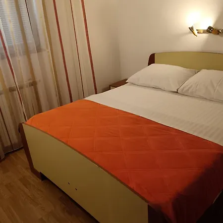 Tomas Lejlighed Betina (Sibenik-Knin)