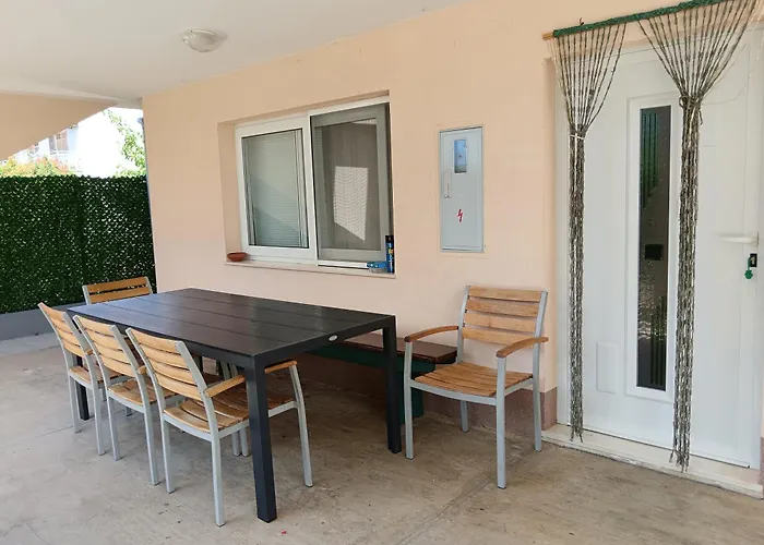 Tomas * Betina (Sibenik-Knin)